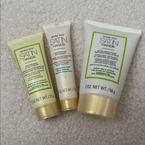 Mary Kay Satin Hands Travel set! Never used!
